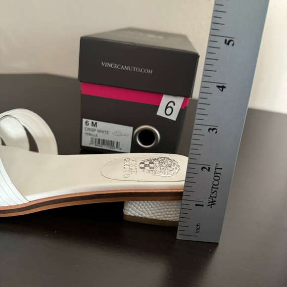 Vince Camuto Ydelle slides/slip on sandals, 6M - Picture 3 of 4